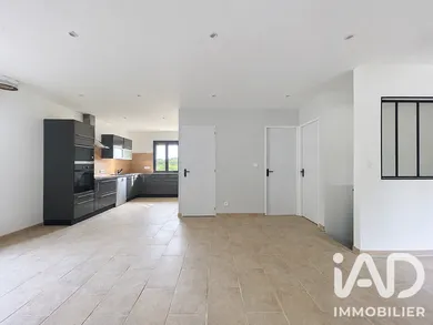 House in Villeneuve-sur-Yonne (89500)