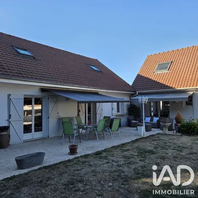 Maison traditionnelle à Le Coudray-Montceaux (91830)