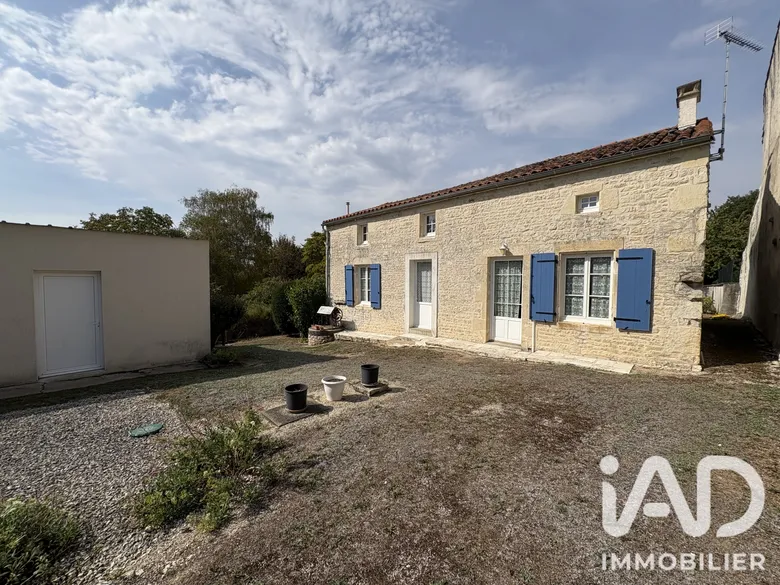 Maison 3 pièces 88 m² · à Longré · 88 m² · 105 500 €