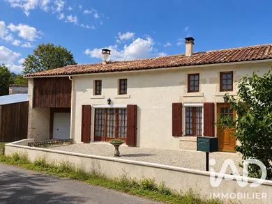 Maison à Saint-Hilaire-la-Palud (79210)