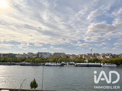 Apartment in Courbevoie (92400)