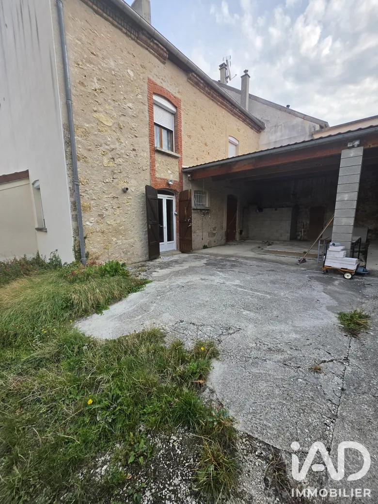 Maison 5 pièces 175 m² · à Mareuil-le-Port · 175 m² · 152 000 €