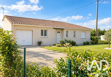 House in Les Billaux (33500)