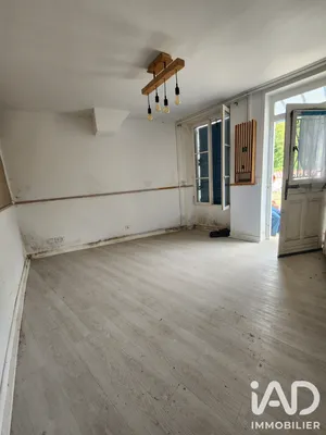 Townhouse in Saint-Jean-les-Deux-Jumeaux (77660)