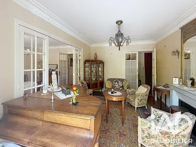Apartment in Paris (75012)
