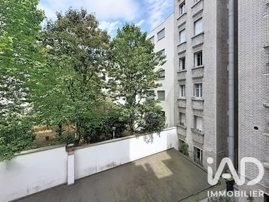 Apartment in Paris (75012)