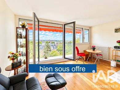 Apartment in Nanterre (92000)