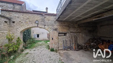 Maison de village à Cruzy-le-Châtel (89740)