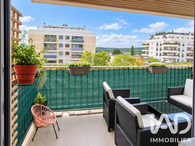 Apartment in Garches (92380)
