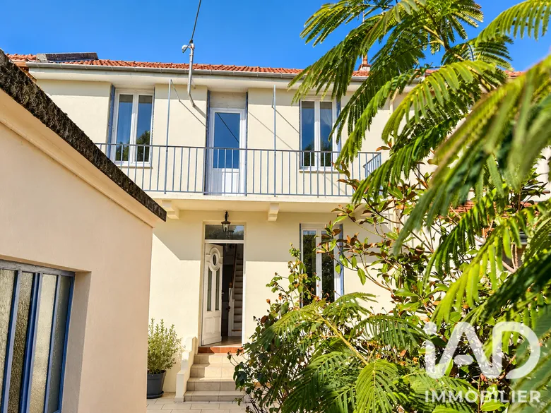 Maison 4 pièces 77 m² · à Décines-Charpieu · 76,5 m² · 350 000 €