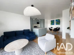 Apartment in Puteaux (92800)