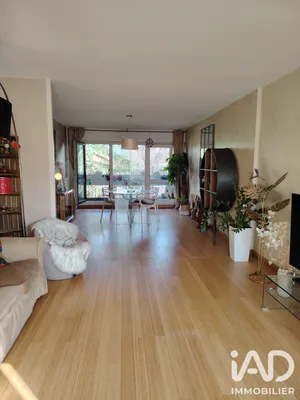 Apartment in Les Ulis (91940)