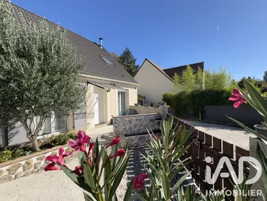 Maison traditionnelle à Saint-Fargeau-Ponthierry (77310)