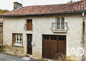 Maison à Écuras (16220)