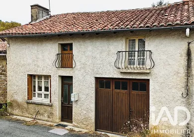 Maison à Écuras (16220)