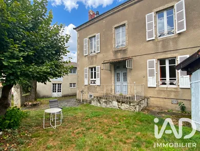 Maison de village à Saint-Alyre-d'Arlanc (63220)