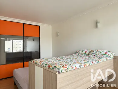 Apartment in Paris (75012)
