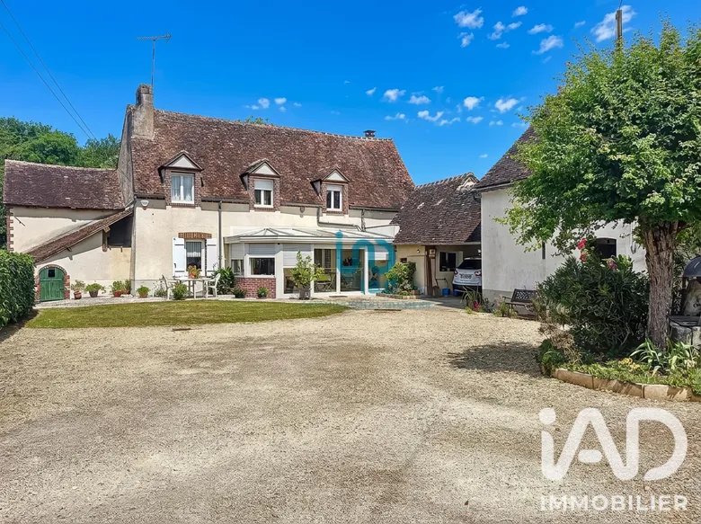 Maison 6 pièces 154 m² · à Saint-Germain-des-Prés · 154 m² · 245 000 €
