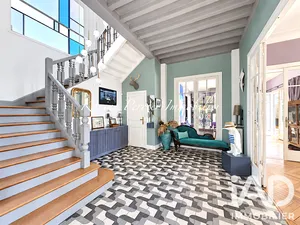 Mansion in Garches (92380)
