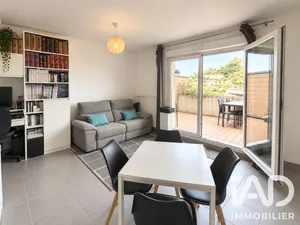 Apartment in Châteauneuf-Grasse (06740)
