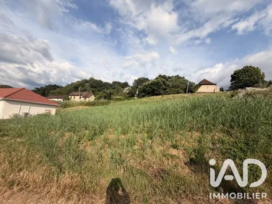 Terrain à bâtir à Saint-Genix-les-Villages (73240)