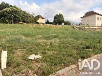 Terrain à bâtir à Saint-Genix-les-Villages (73240)