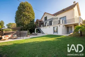 Maison à Marly-le-Roi (78160)