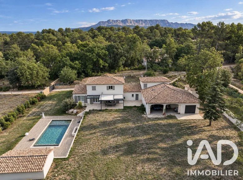 Maison 11 pièces 273 m² · à Fuveau · 273 m² · 1 250 000 €