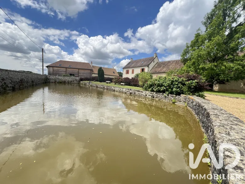 Maison 10 pièces 275 m² · à Louplande · 275 m² · 483 000 €