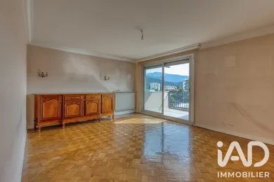 Apartment in Grenoble (38100)