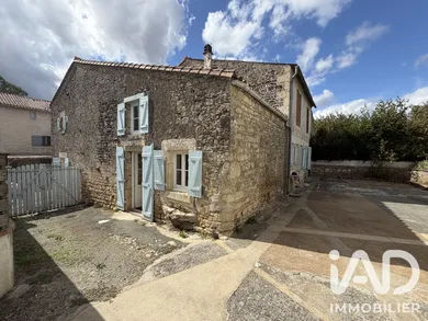 Maison de village à Saint-Maixent-de-Beugné (79160)