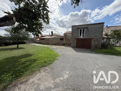 Maison de village à Saint-Maixent-de-Beugné (79160)