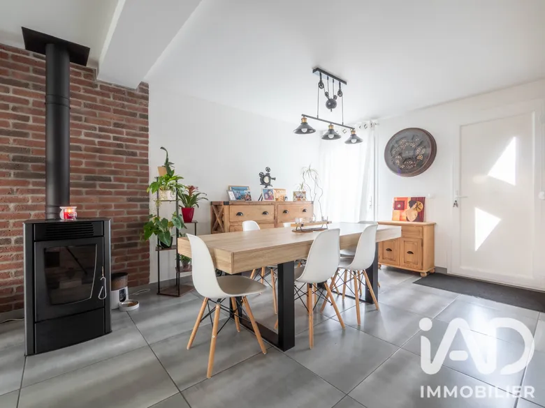 Maison 6 pièces 107 m² · à Le Gué-d'Alleré · 107 m² · 325 000 €