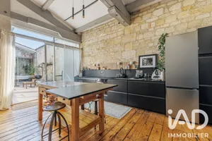 Apartment in Bordeaux (33300)