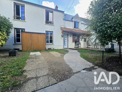 Maison de village à Pussay (91740)