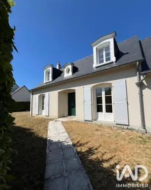 Maison traditionnelle à Saint-Cyr-sur-Loire (37540)