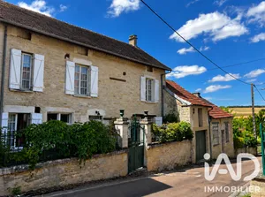 Maison de village à Cruzy-le-Châtel (89740)