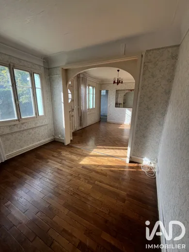 Maison traditionnelle à Villeneuve-le-Roi (94290)