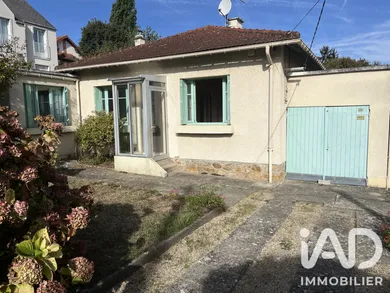 Maison traditionnelle à Villeneuve-le-Roi (94290)