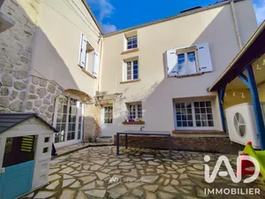 Townhouse in Juziers (78820)