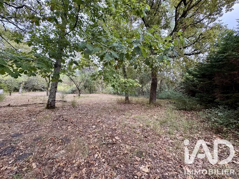Terrain à bâtir à Saint-Selve (33650) · 128 000 €