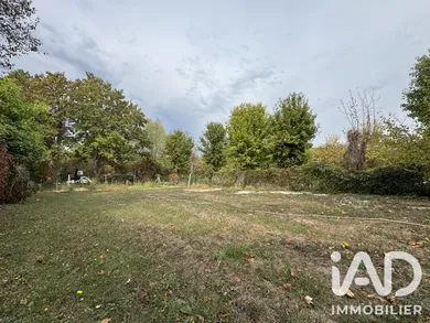 Terrain à bâtir à Moret-Loing-et-Orvanne (77250)