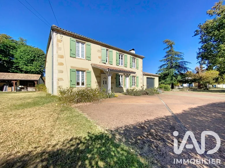 Maison 9 pièces 323 m² · à Cazalis · 323 m² · 378 000 €