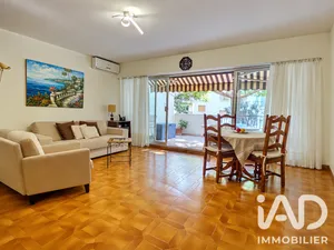 Apartment in Bandol (83150)