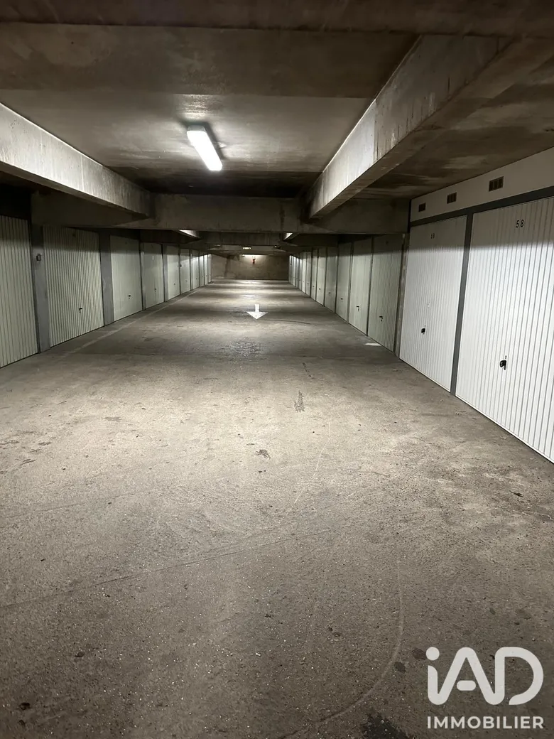 Parking 11 m² · à Vitry-sur-Seine · 11 m² · 19 000 €