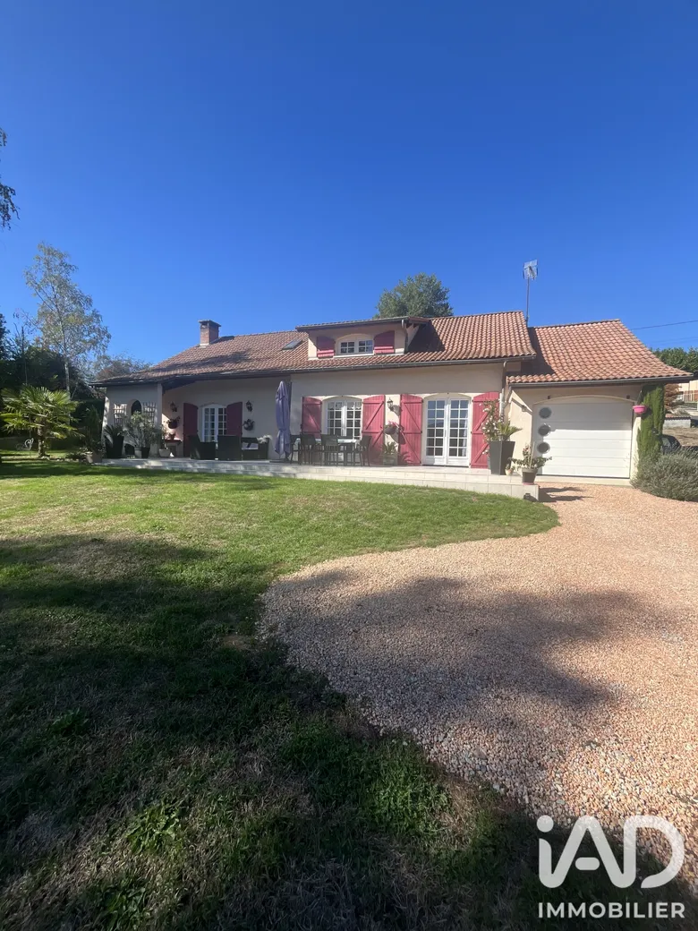Maison 6 pièces 147 m² · à Néronde-sur-Dore · 147 m² · 316 000 €