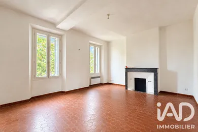 Appartement à Solliès-Pont (83210)
