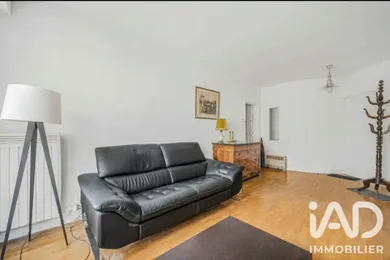 Apartment in Paris (75020)
