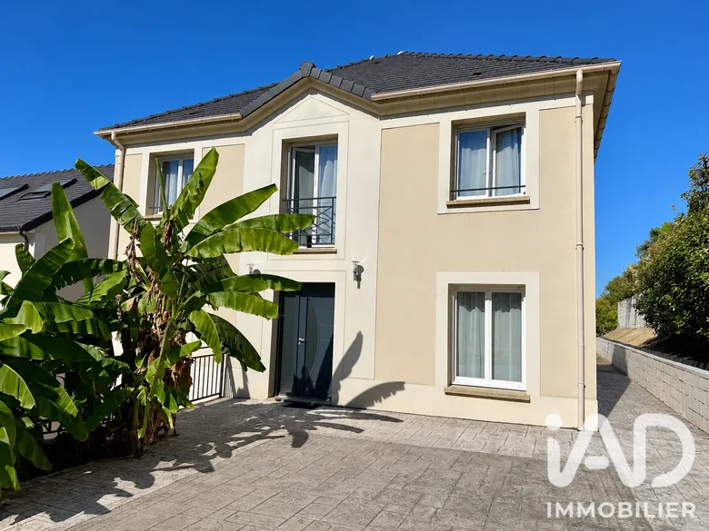 Maison 7 pièces 145 m² · à Noiseau · 145 m² · 579 000 €