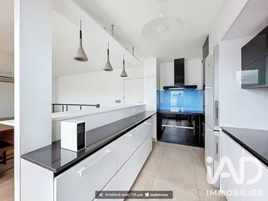 Duplex à Suresnes (92150)